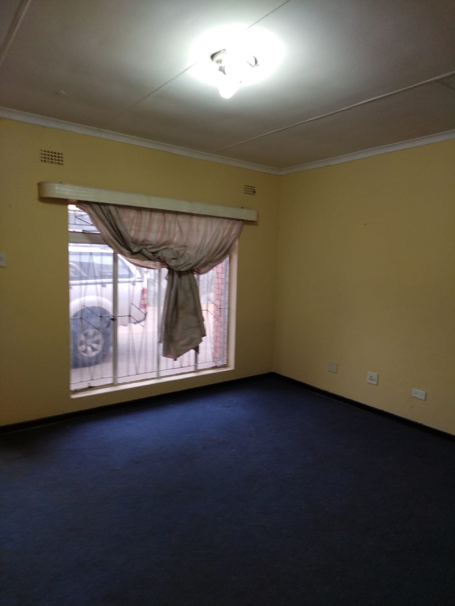 2 Bedroom Property for Sale in Rustenburg Central North West
